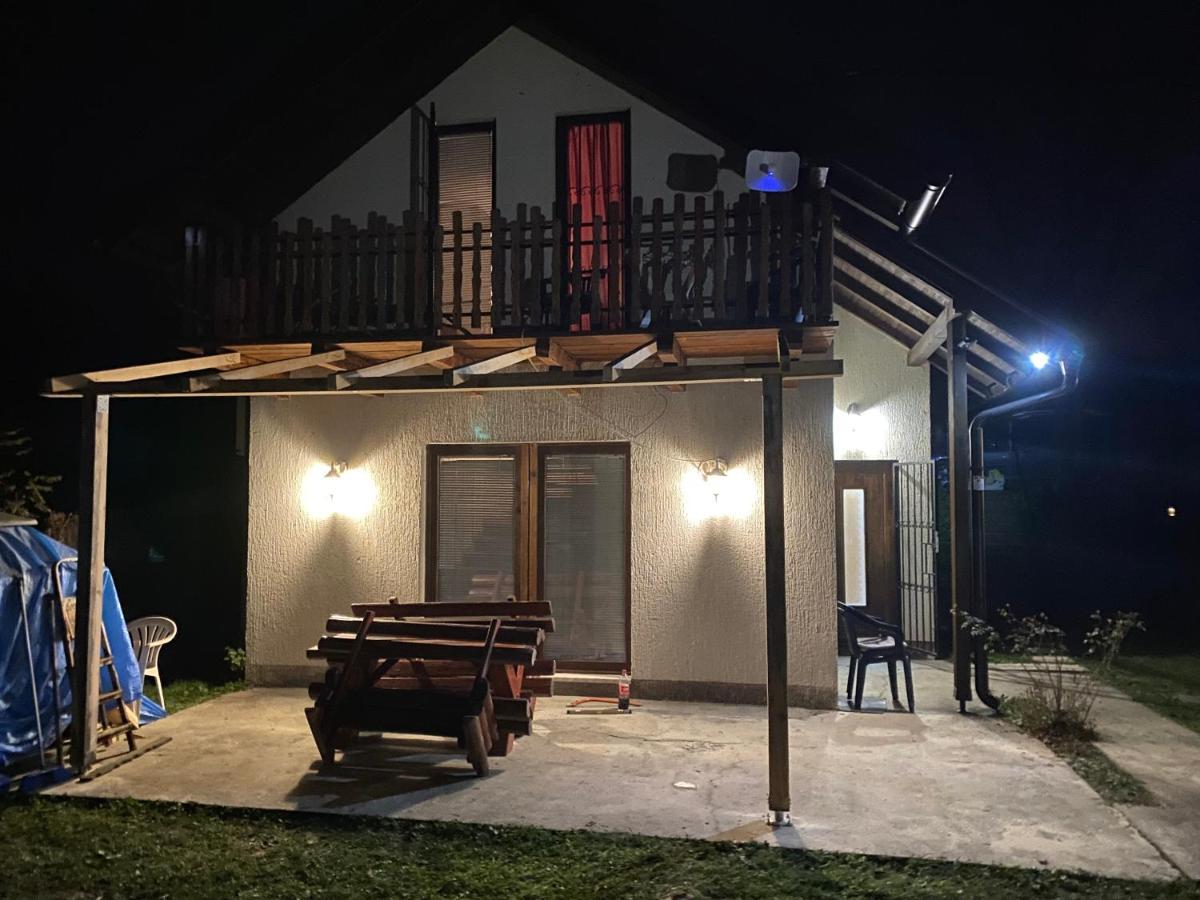Asja Guest House Lukavac 외부 사진